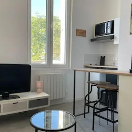 Centre-ville Rempart Wifi Netflix. Apartment